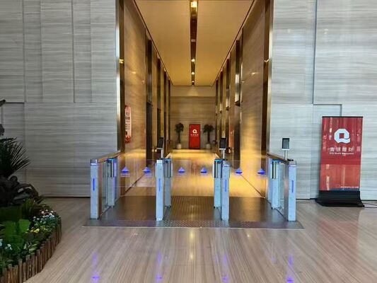 acheter Récognition faciale Vitesse Porte tournevis Matériau en aluminium Plus lecteur de code QR RFID Entrée de sécurité automatique Porte tournevis online manufacture